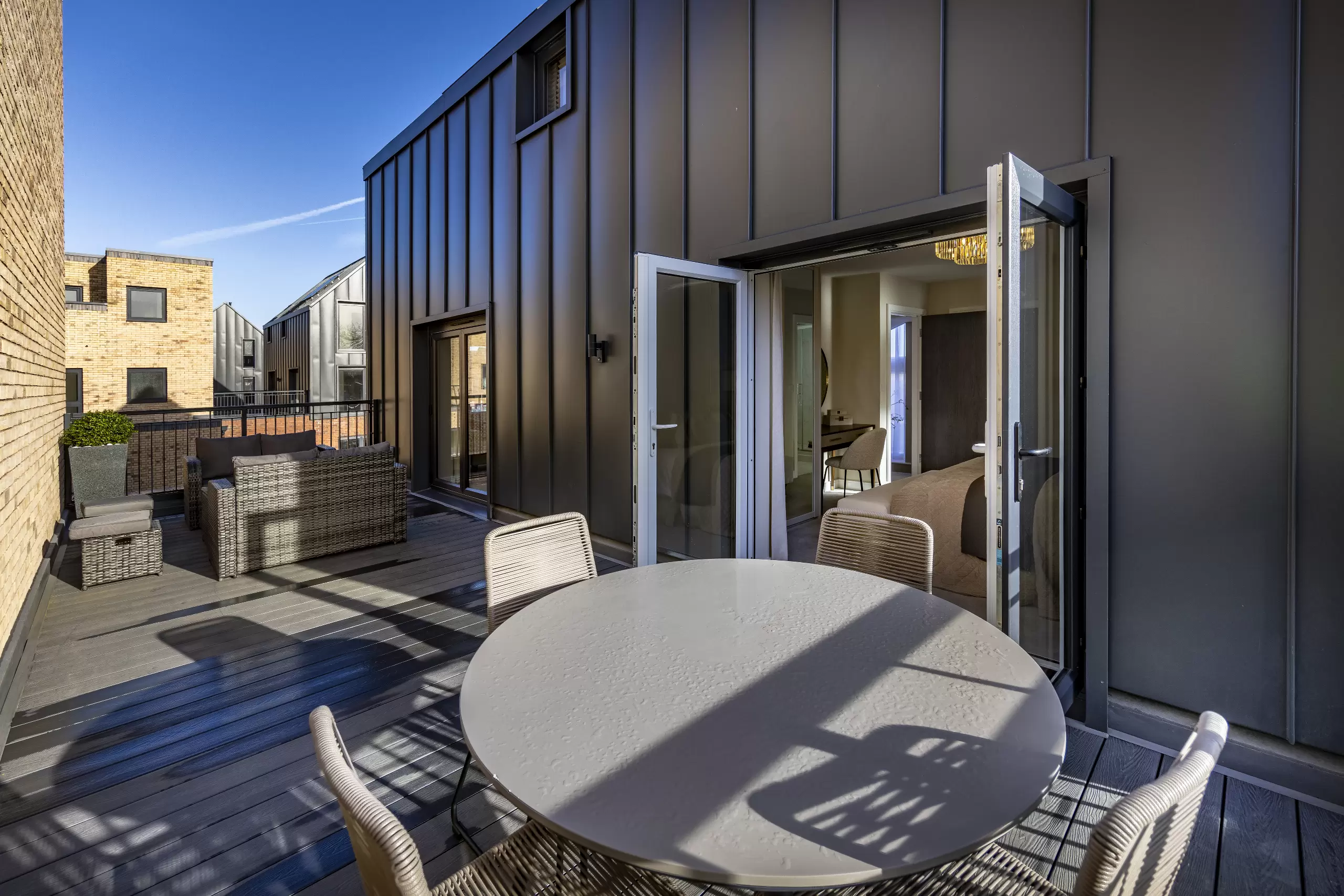 The Madrid V1 Gallery Image